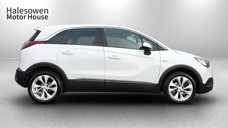 Second-hand Vauxhall Crossland X S 130 CP (95 kW) 2019 Alb SUV