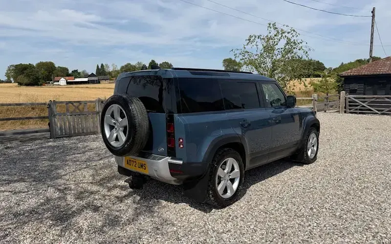 Used Land Rover Defender HSE 249 HP (183 kW) 2023 SUV