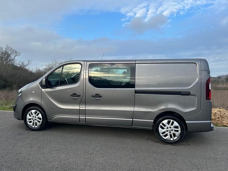 Grey Used 2015 Vauxhall Vivaro Sportive MPV | £8,495 (Expensive) - Image 1/4
