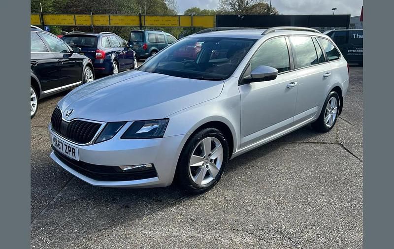 Used Skoda Octavia SE 147 HP (108 kW) 2018 Silver Estate