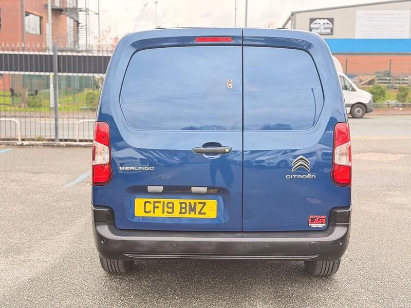 Used Citroën Berlingo 100 HP (73 kW) 2019 Blue MPV