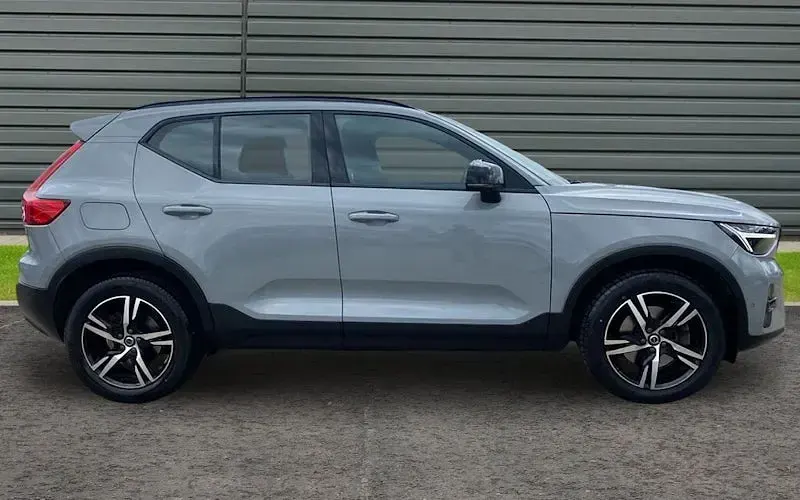 Usado Volvo XC40 Plus 163 HP (119 kW) 2026 SUV
