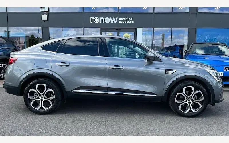 Used Renault Arkana Version S 143 HP (105 kW) 2022 Grey  SUV