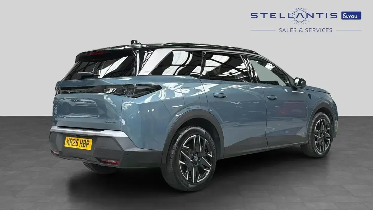 Used Peugeot 5008 GT 134 HP (98 kW) 2025 Blue SUV