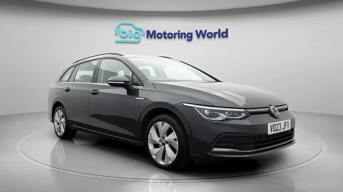 Used VW Golf VIII Style 116 HP (85 kW) 2023 Estate