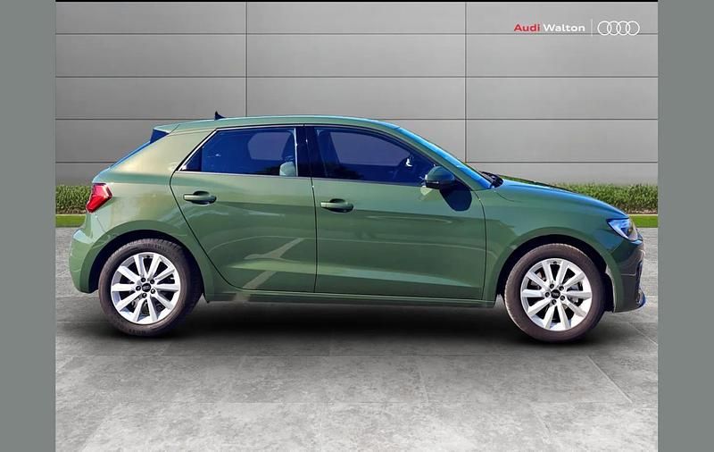 Usado Audi A1 Sport 113 HP (83 kW) 2026 Verde SUV