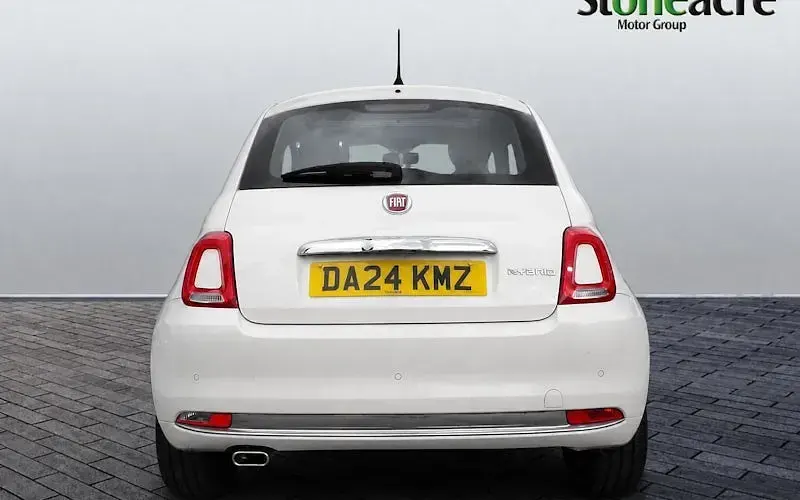 Used Fiat 500 70 HP (51 kW) 2024 White Hatchback