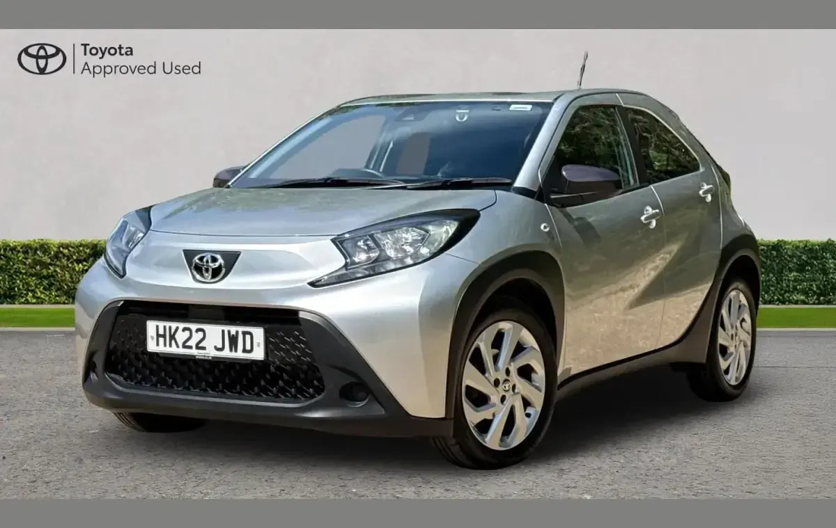 Used Toyota Aygo X PURE 72 HP (52 kW) 2022 Silver SUV