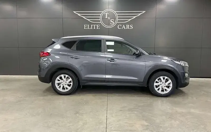 Used Hyundai Tucson SE 132 HP (97 kW) 2019 Grey SUV