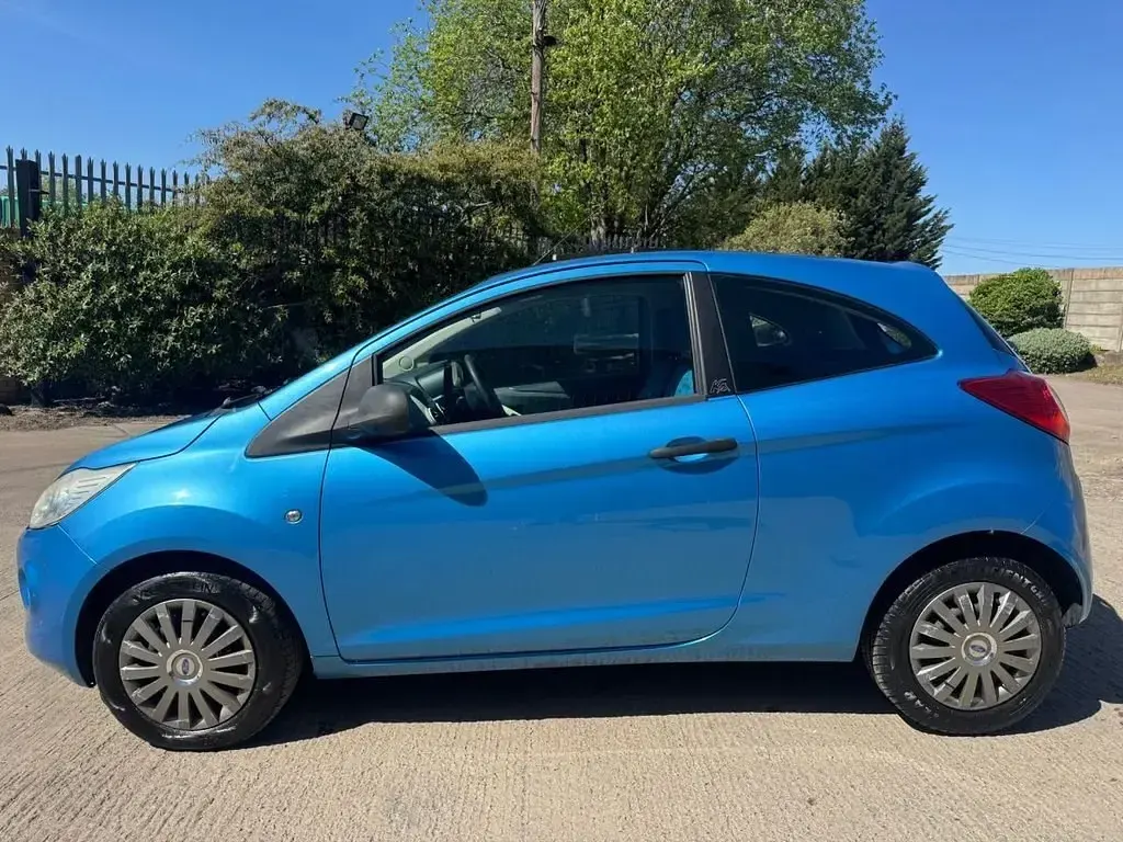 Usado Ford Ka Studio 69 HP (50 kW) 2009 Azul Citadino
