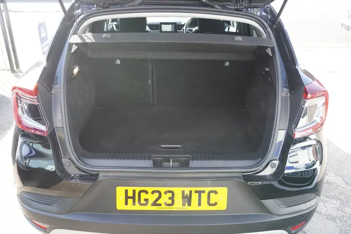 Used Renault Captur Evolution 143 HP (105 kW) 2023 Black SUV