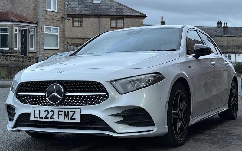 Used Mercedes A200 Executive 163 HP (119 kW) 2022 White Hatchback