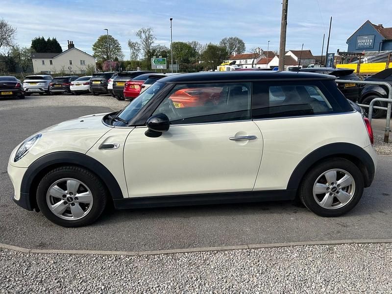 Used Mini Cooper Hatch 2018 White Hatchback