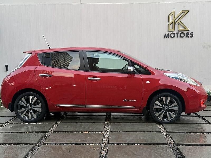 Used Nissan Leaf Tekna 80 kW (109 HP) 2017 Red Hatchback