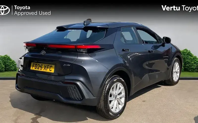 Used Toyota C-HR 140 HP (102 kW) 2025 Grey SUV