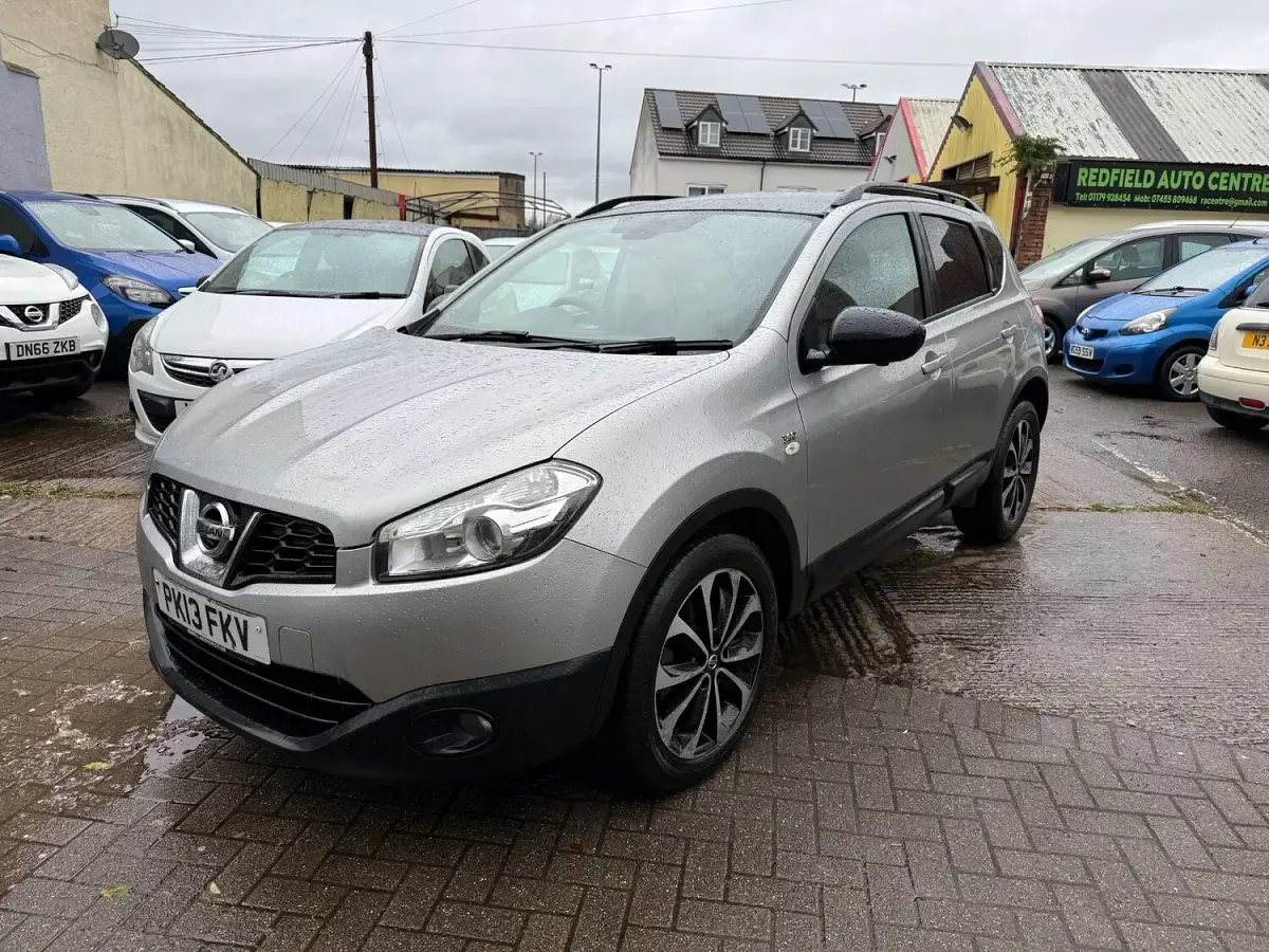 Used Nissan Qashqai 360º 2013 Silver SUV