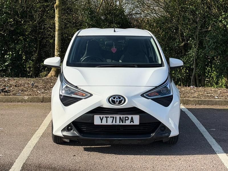 Used Toyota Aygo X-play 2021 White Hatchback