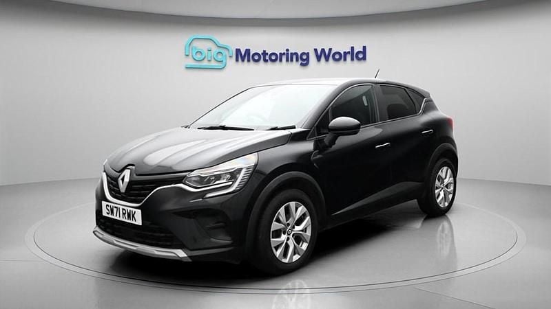 Used Renault Captur Iconic 90 HP (66 kW) 2022 Black SUV