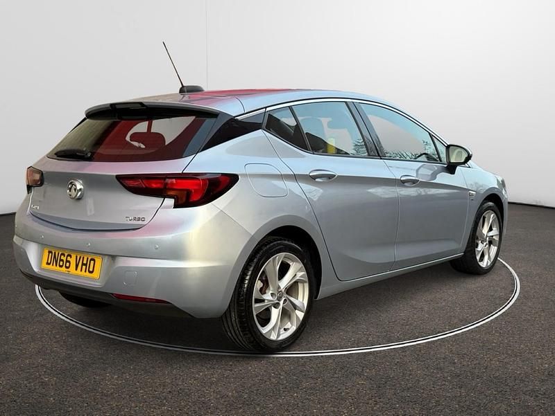 Used Vauxhall Astra SRi 150 HP (110 kW) 2017 Silver Hatchback