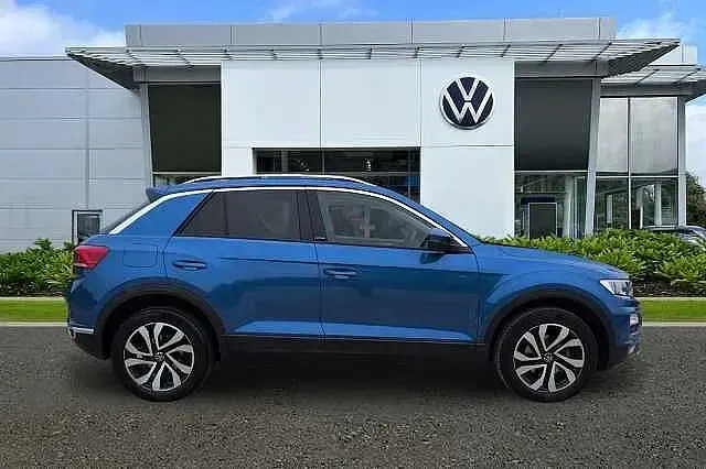 Used VW T-Roc Active 150 HP (110 kW) 2021 Blue SUV