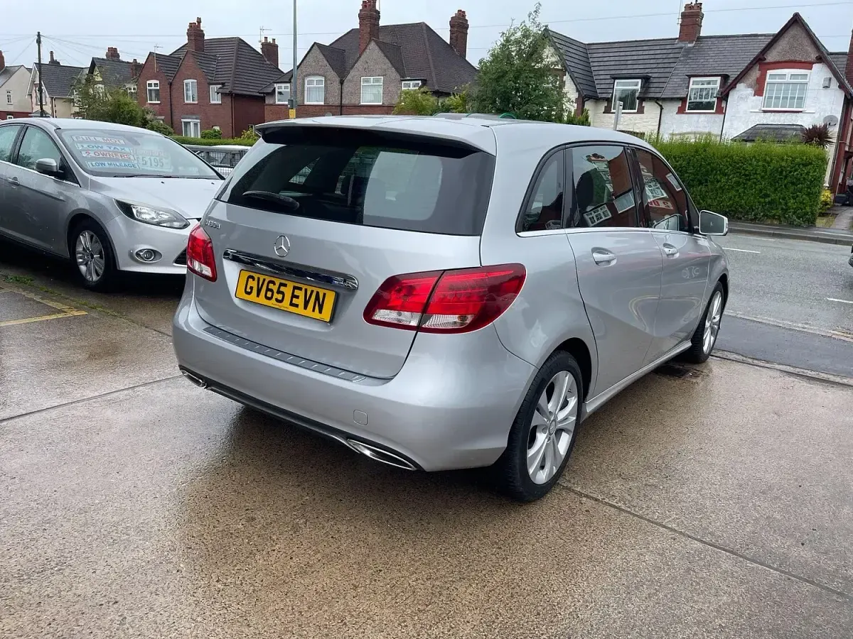 Used Mercedes B180 2016 Silver Hatchback