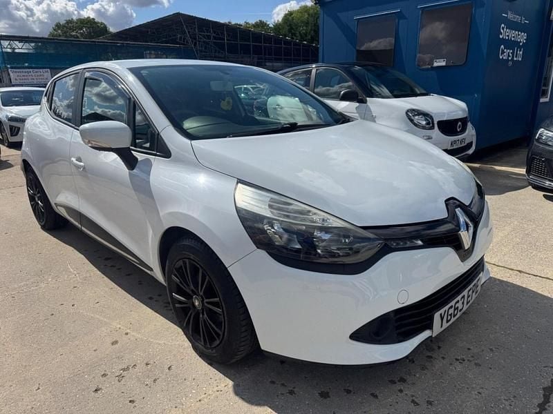 White Used 2013 Renault Clio IV Expression Hatchback | £4,295 (Fair price) - Image 1/4