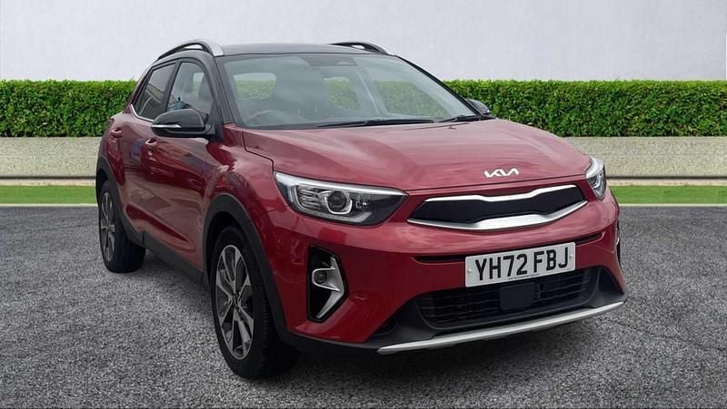 Red Used 2022 Kia Stonic SUV | £13,900 (Fair price) - Image 1/4