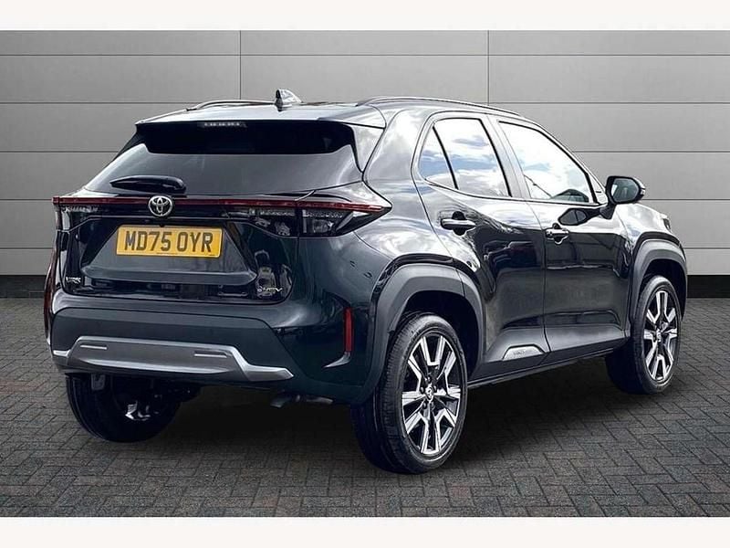 New Toyota Yaris Cross 130 HP (95 kW) 2025 Black SUV