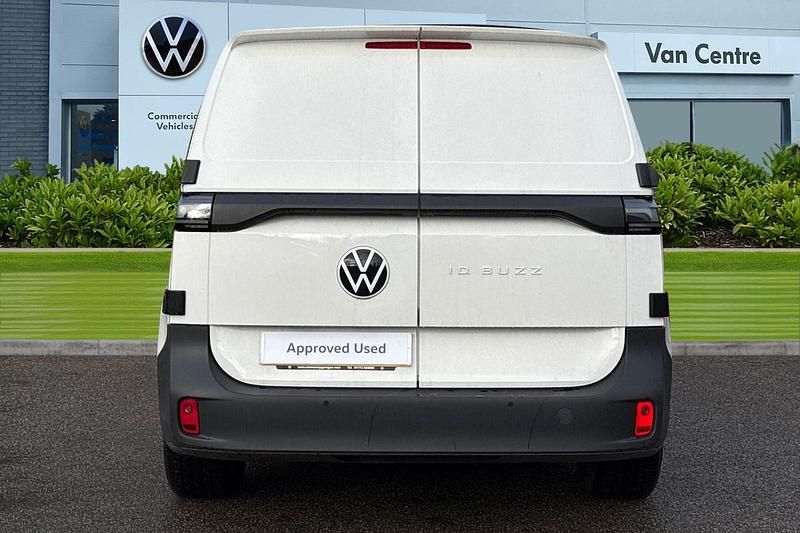 Used VW ID. Buzz 210 kW (286 HP) 2025 White MPV