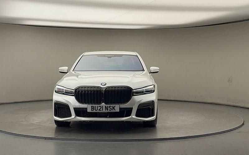 Used BMW 730 M Sport 265 HP (194 kW) 2019 Mineral white Sedan