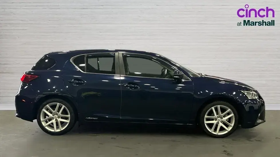 Used Lexus CT200h 136 HP (100 kW) 2018 Blue