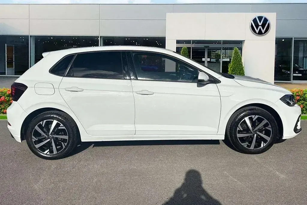 Used VW Polo Life 95 HP (69 kW) 2023 White Hatchback