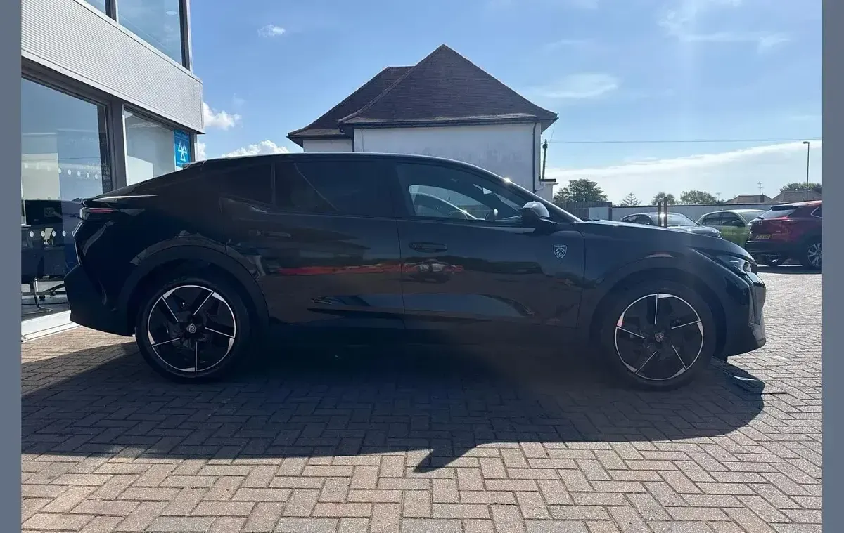 Gebraucht Peugeot 408 GTi 130 PS (95 kW) 2024 Schwarz SUV
