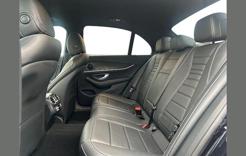 Used Mercedes E400 AMG Line Premium 334 HP (245 kW) 2023 Blue Sedan