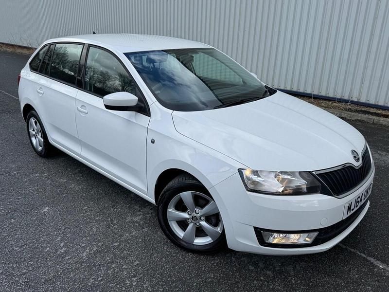 Used Skoda Rapid SE 105 HP (77 kW) 2014 White Hatchback