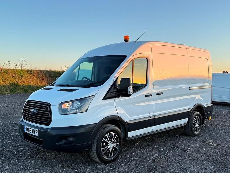 Usado Ford Transit 130 HP (95 kW) 2019 Branco Van