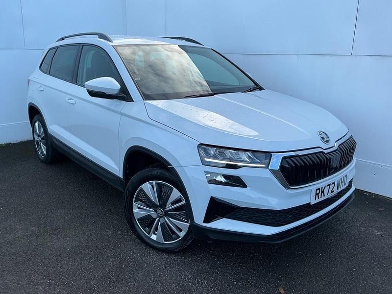 White Used 2022 Skoda Karoq SE Drive SUV | £16,990 (Fair price) - Image 1/4