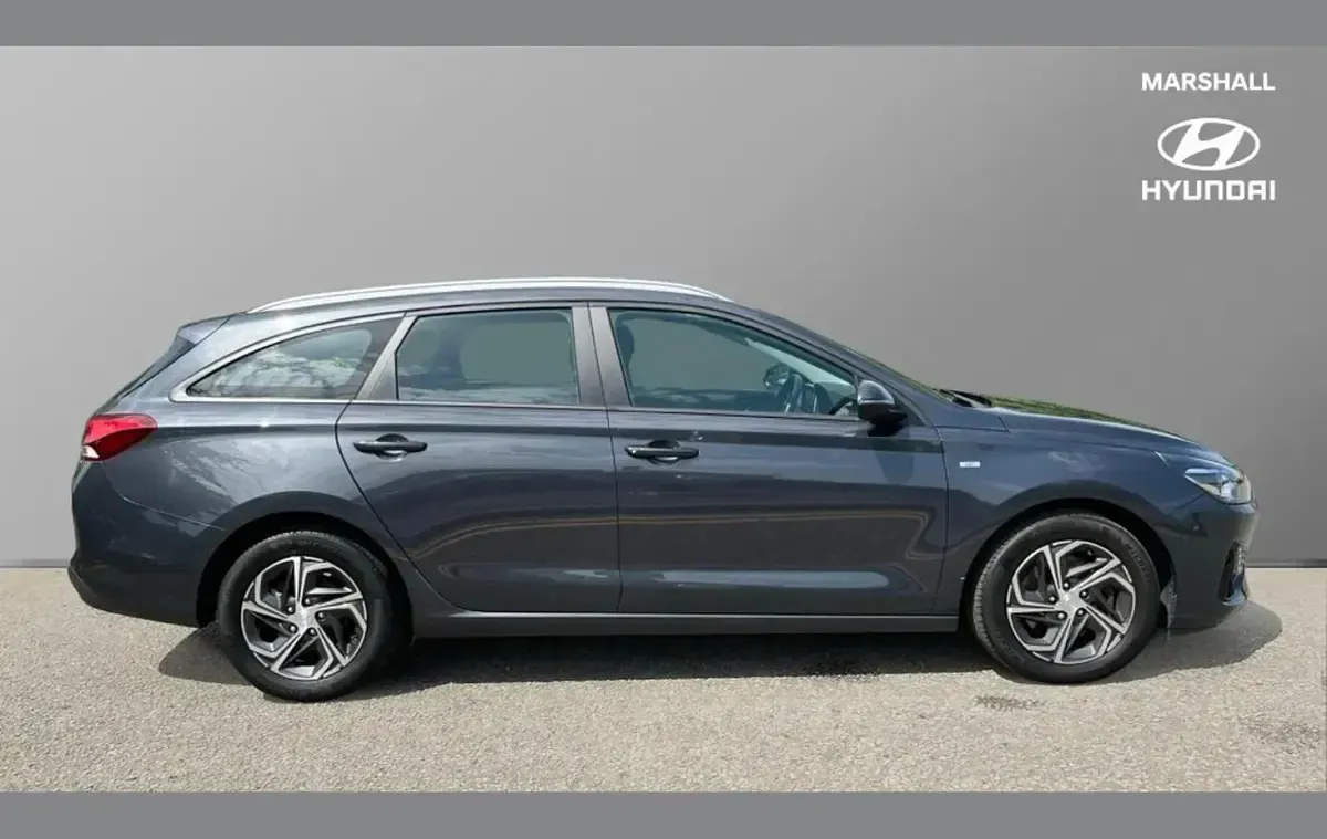 Used Hyundai i30 SE 120 HP (88 kW) 2022 Grey Estate