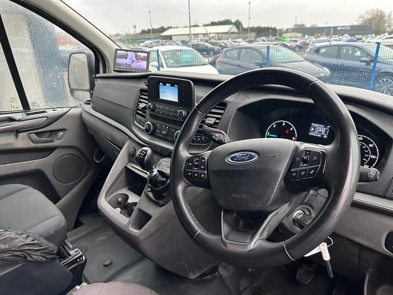 Used Ford Tourneo 130 HP (95 kW) 2022 White MPV