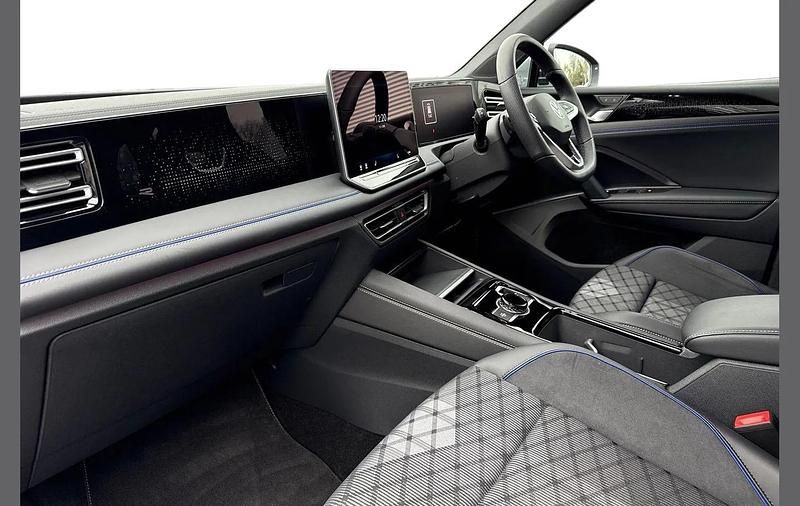 Used VW Tiguan R-line 148 HP (108 kW) 2025 Silver SUV