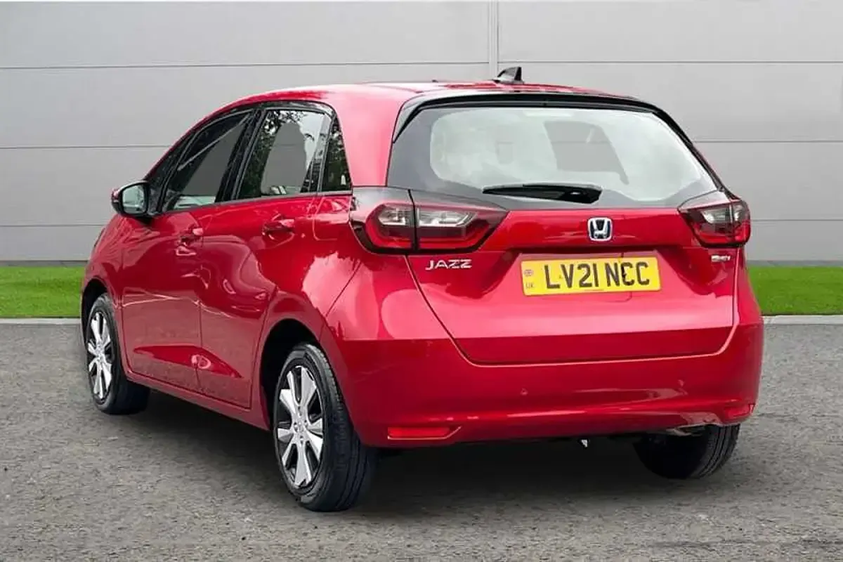 Used Honda Jazz Hybrid 109 HP (80 kW) 2021 Red Hatchback