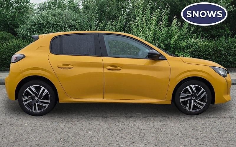 Used Peugeot 208 Active+ 75 HP (55 kW) 2023 Yellow Hatchback