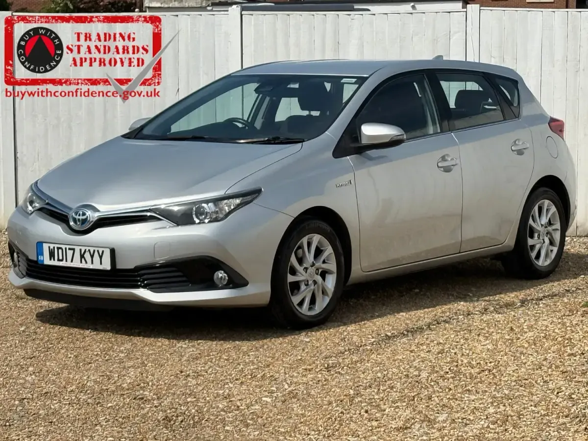 Used Toyota Auris Hybrid Business Edition 2017 Silver Hatchback