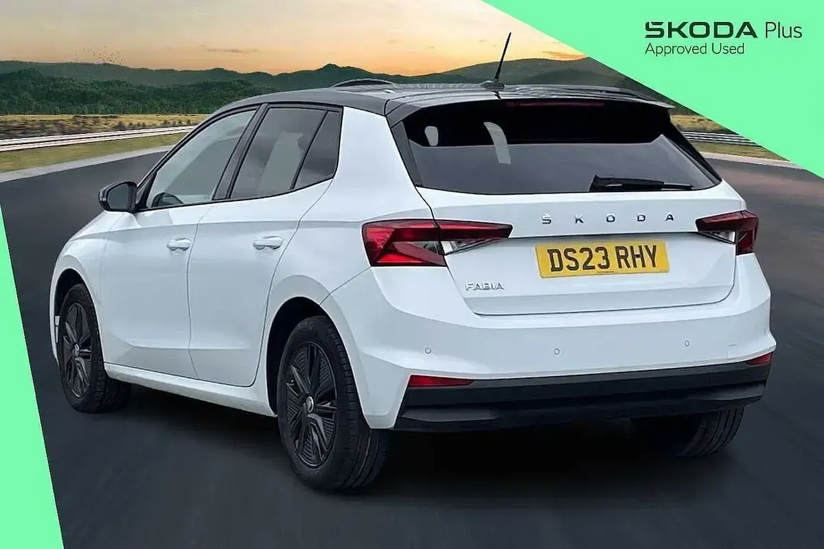 Used Skoda 110 R Colour Edition 81 HP (59 kW) 2023 Moon white metallic body / black magic pearl effect roof Hatchback