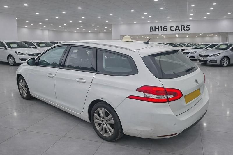 Used Peugeot 308 Active 2021 White Estate