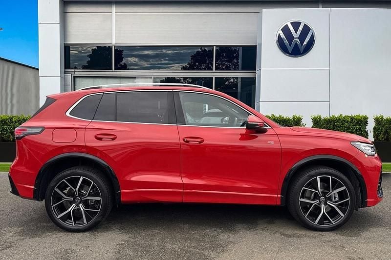 Used VW Tiguan R-line 272 HP (200 kW) 2025 Red SUV