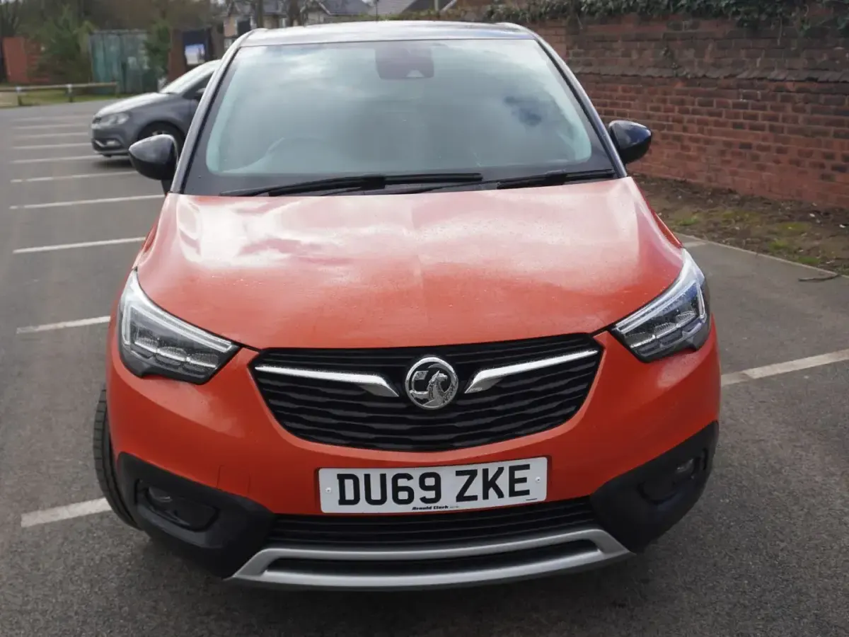 Used Vauxhall Crossland X Elite 83 HP (61 kW) 2019 Orange SUV