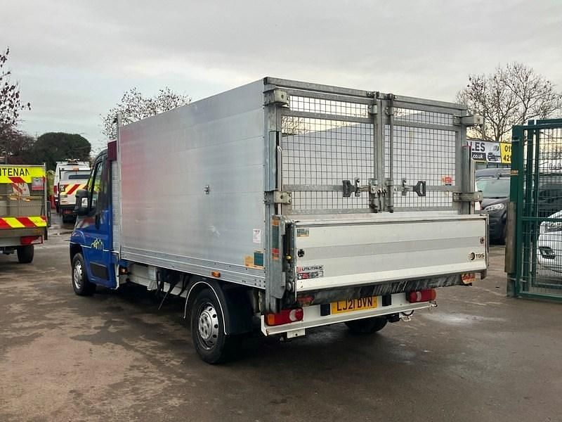 Usado Citroën Relay 140 HP (102 kW) 2021 Branco Van