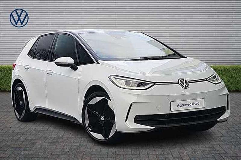 Used VW ID.3 Pro 150 kW (204 HP) 2025 Glacier white with solid black roof Hatchback