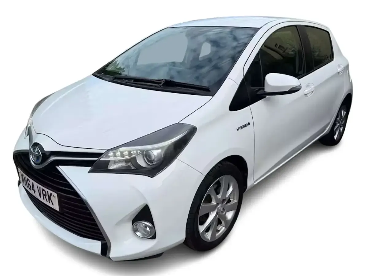 Used Toyota Yaris 101 HP (74 kW) 2014 White Hatchback